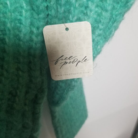 NWT Free People Women's Oversized Slouchy Scoop Neck Sweater Sz XS - Picture 3 of 7